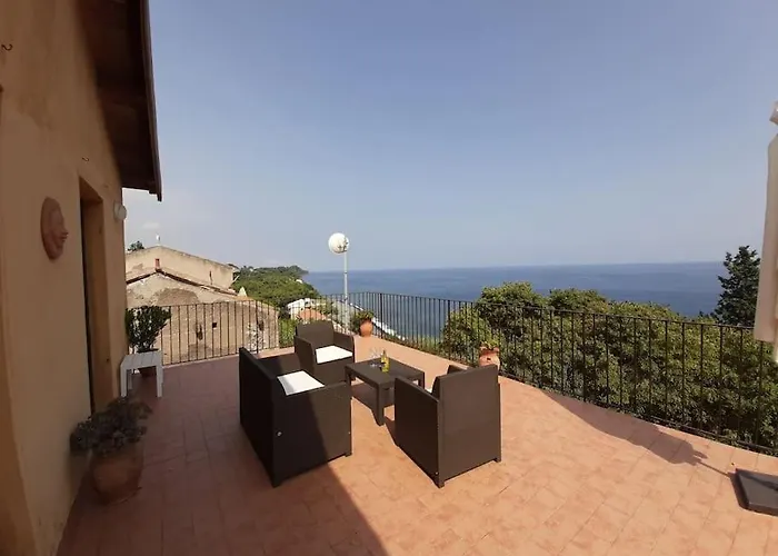 Lemon's House By The Sea *