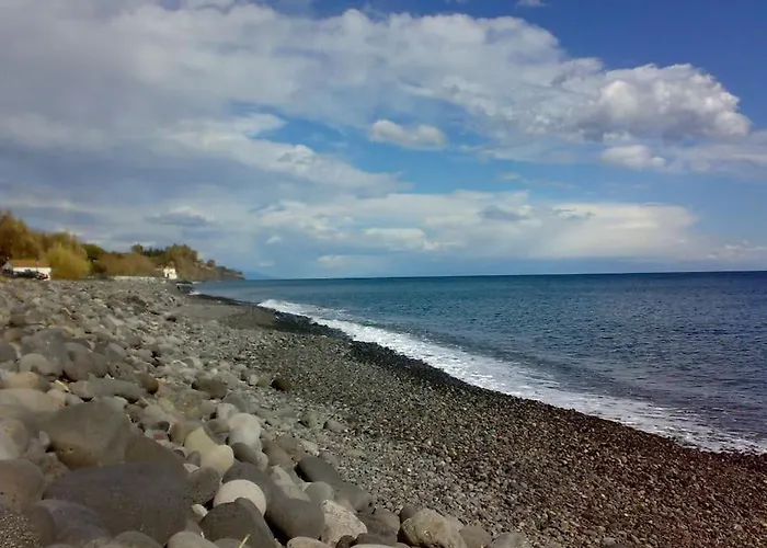 Lemon's House By The Sea