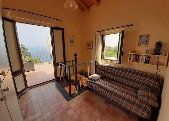 Vakantiehuis Lemon's House By The Sea